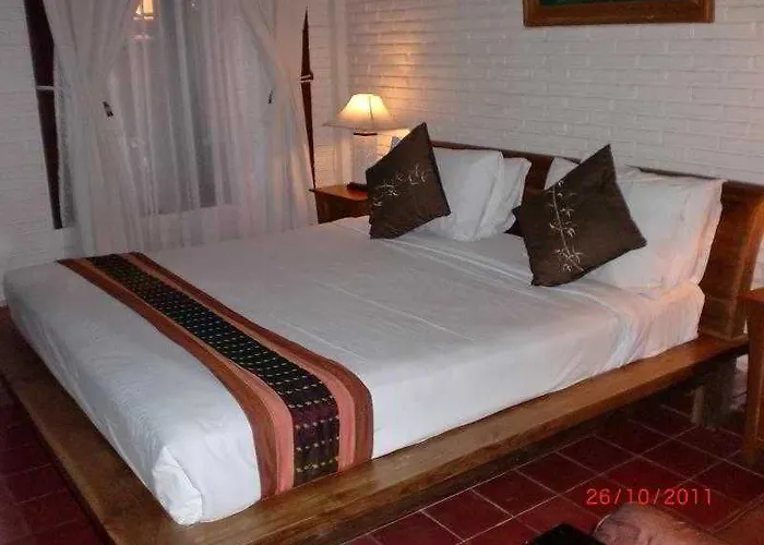 Adi Hotel 3*
