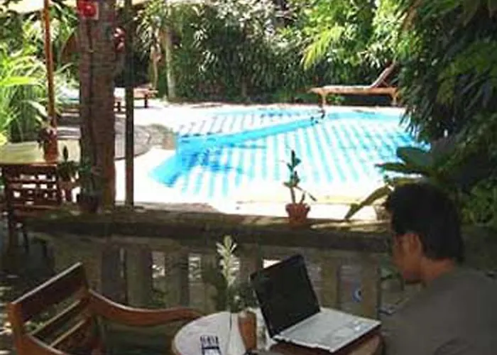 Hotel Adi 3*