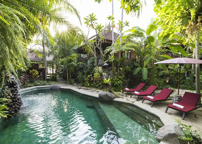 Adi Hotel 3*